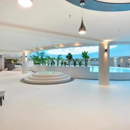 Hanza Tower Bohemia 23 Pool & Jacussi & Sauna 아파트 *